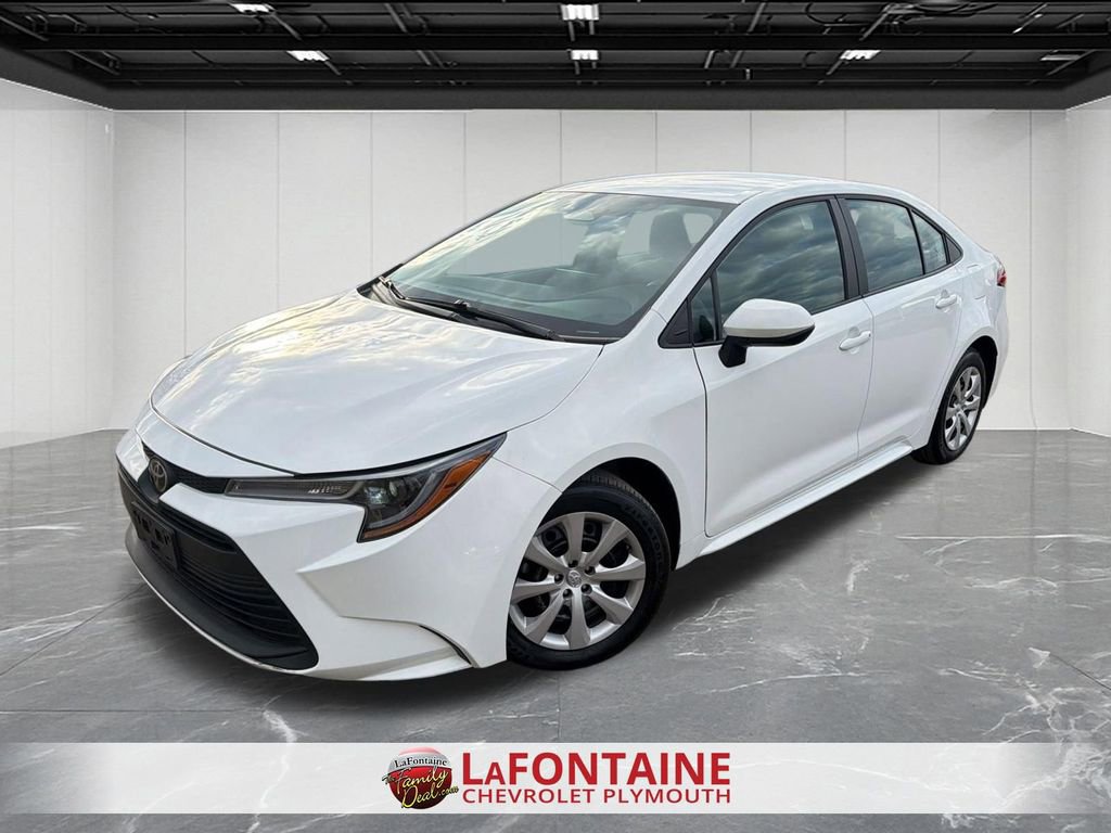 Used 2025 Toyota Corolla LE image 1