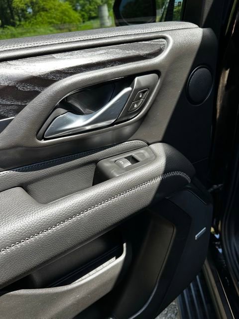 Used 2021 GMC Yukon Denali w/ Denali Premium Package AWD/4WD image 9