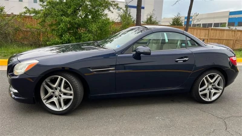Used 2014 Mercedes-Benz SLK 250 image 4
