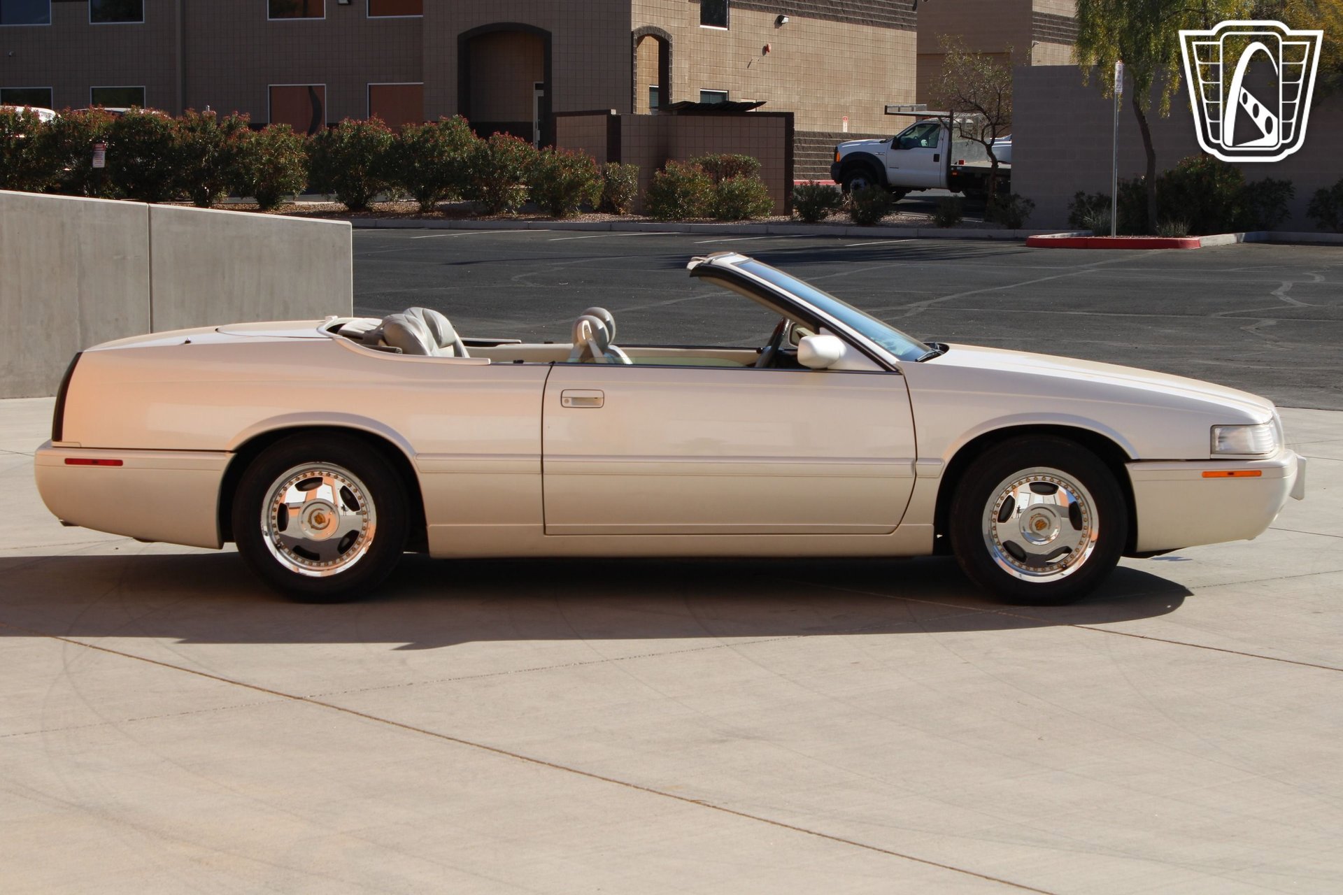 Used 2002 Cadillac Eldorado Touring w/ Preffered Equipment Group image 25