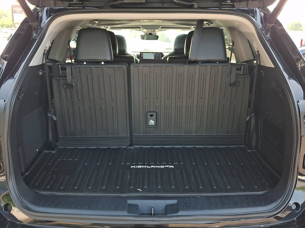 Used 2021 Toyota Highlander Limited AWD/4WD image 29