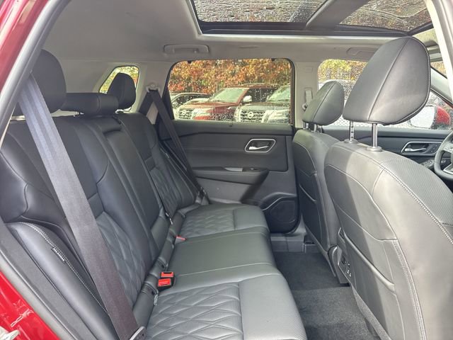 New 2026 Nissan Rogue Platinum image 34