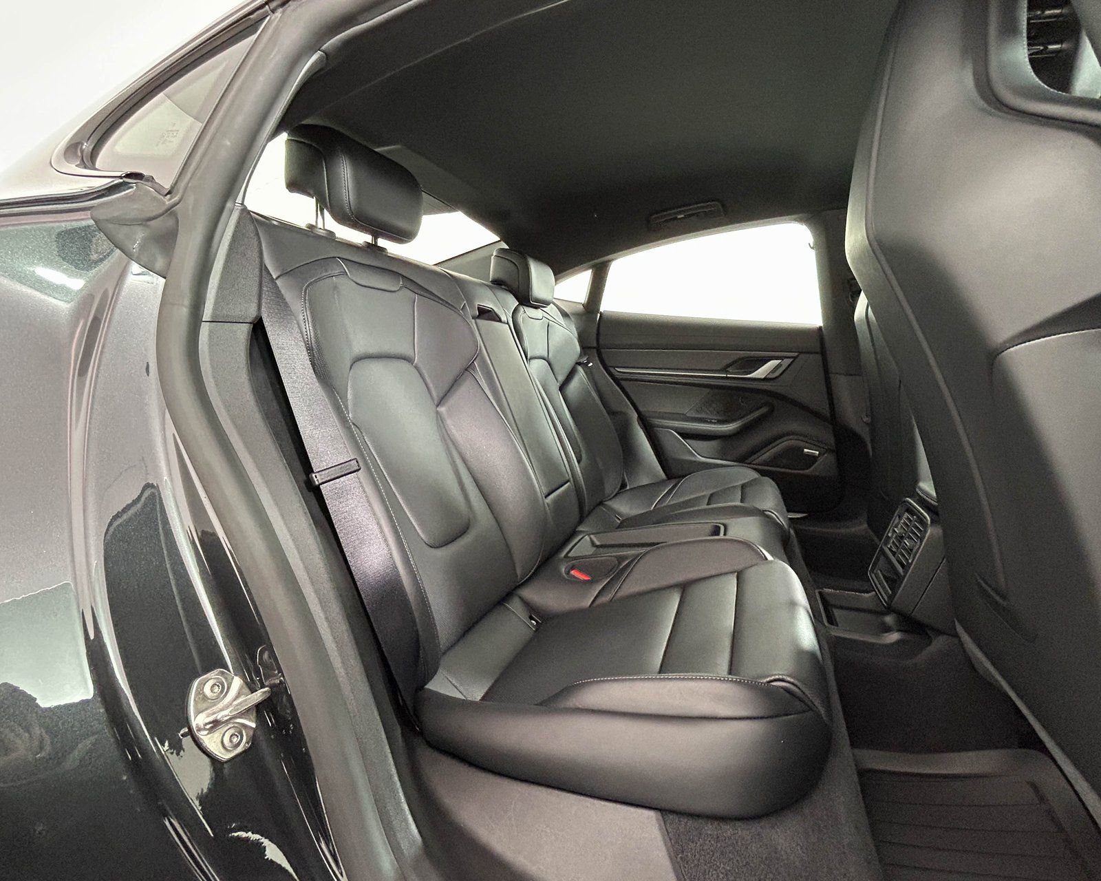 Used 2025 Porsche Taycan 4S image 27