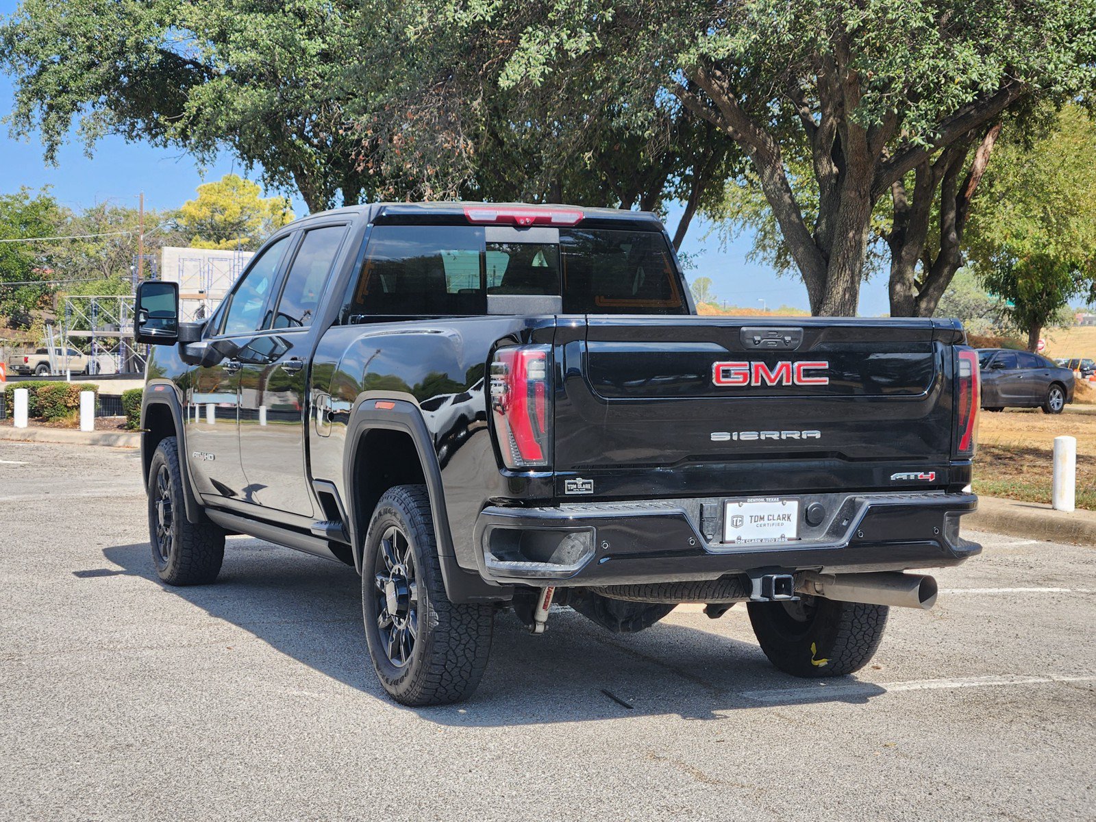 Used 2024 GMC Sierra 2500 AT4 w/ AT4 Premium Plus Package AWD/4WD image 4