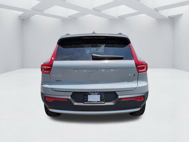 Certified 2025 Volvo XC40 B5 Core AWD/4WD image 6