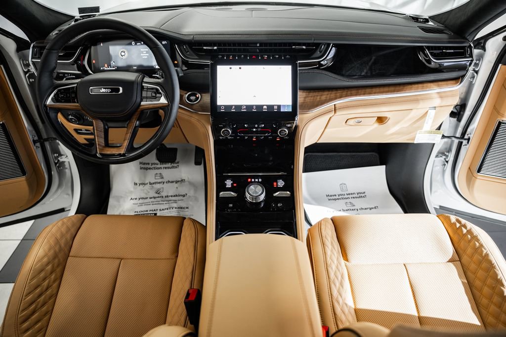 New 2025 Jeep Grand Cherokee Summit image 20