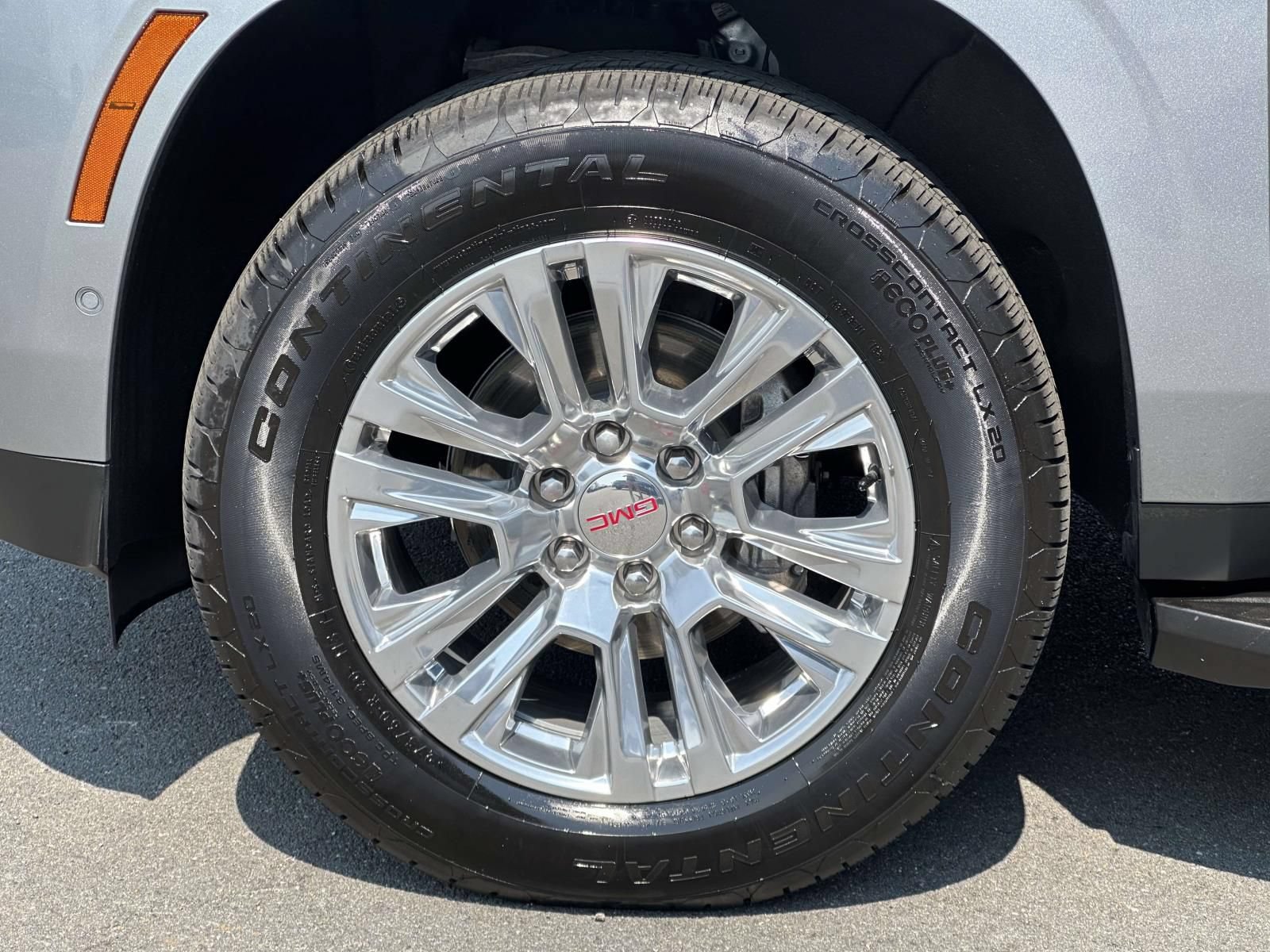 Certified 2025 GMC Yukon Denali AWD/4WD image 7