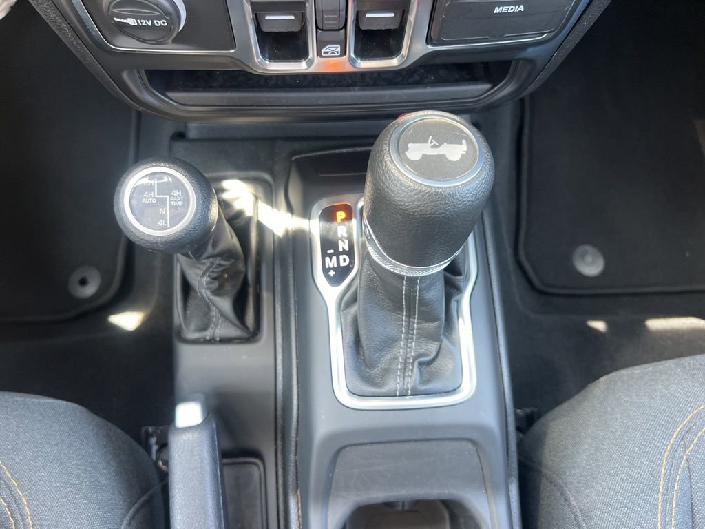 Used 2025 Jeep Wrangler Unlimited Sahara w/ Safety Group AWD/4WD image 14