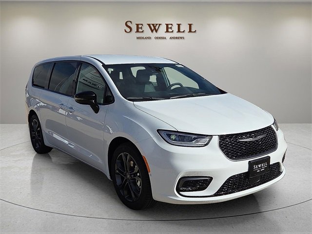 New 2026 Chrysler Pacifica Select image 6