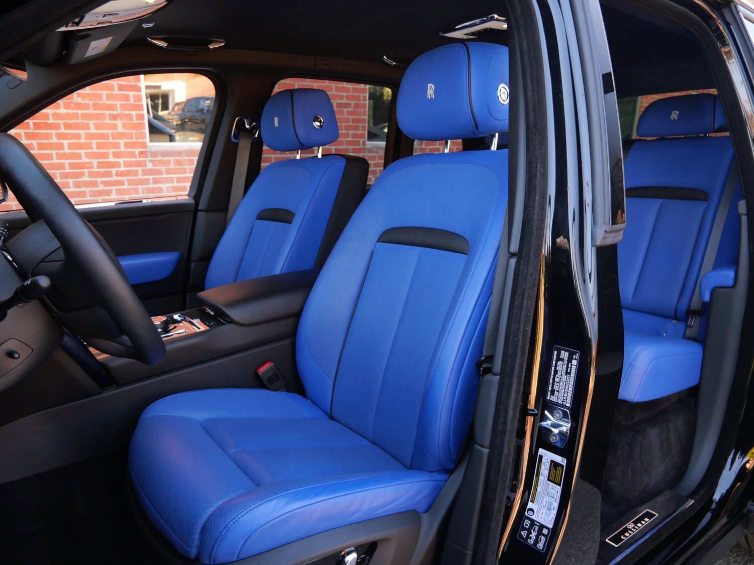 Used 2024 Rolls-Royce Cullinan Black Badge image 8