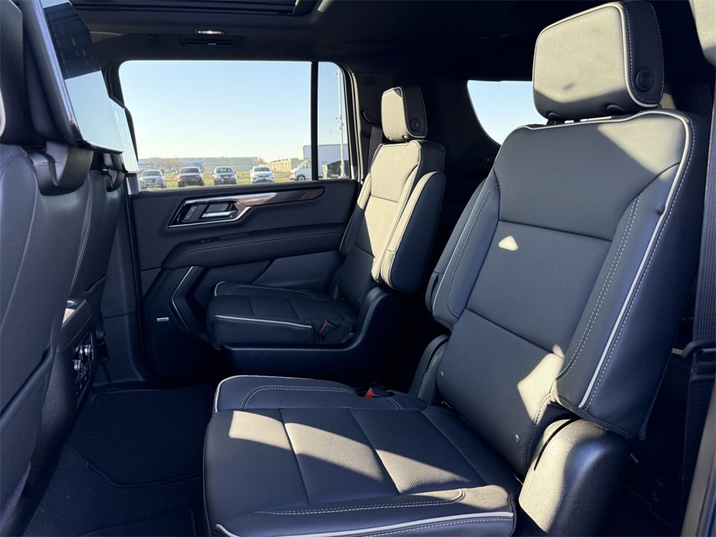 New 2026 GMC Yukon XL Elevation image 33