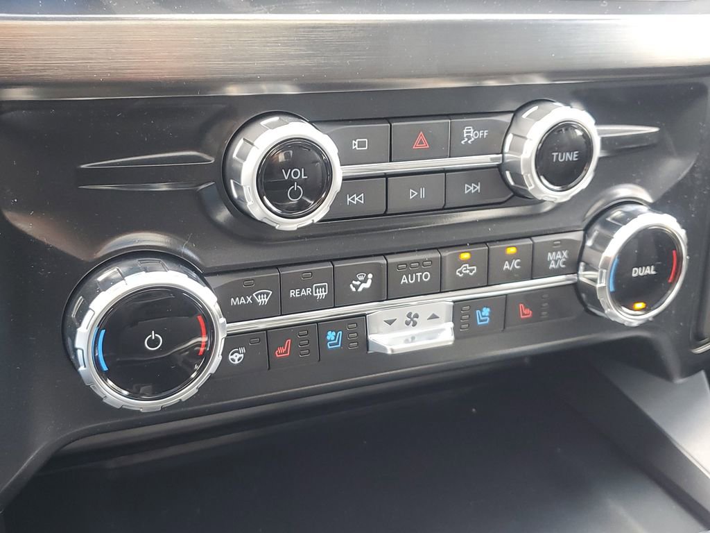 New 2025 Ford F350 Lariat w/ Lariat Ultimate Package image 30