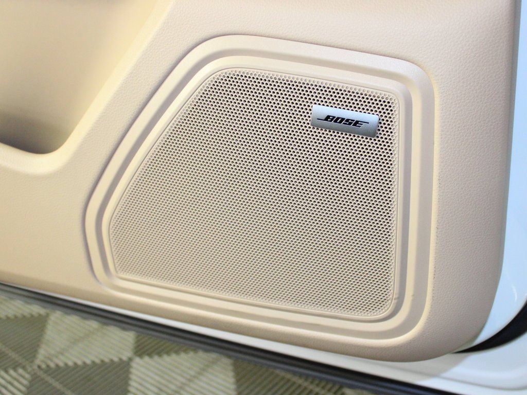 Certified 2026 Porsche Macan AWD/4WD image 17