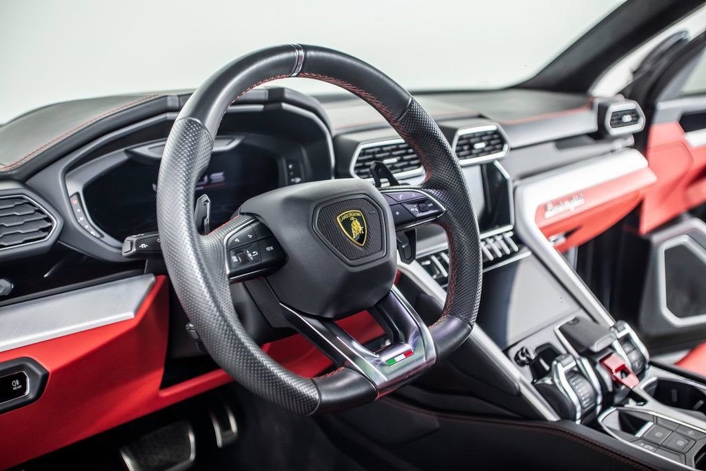 Used 2021 Lamborghini Urus AWD/4WD image 23