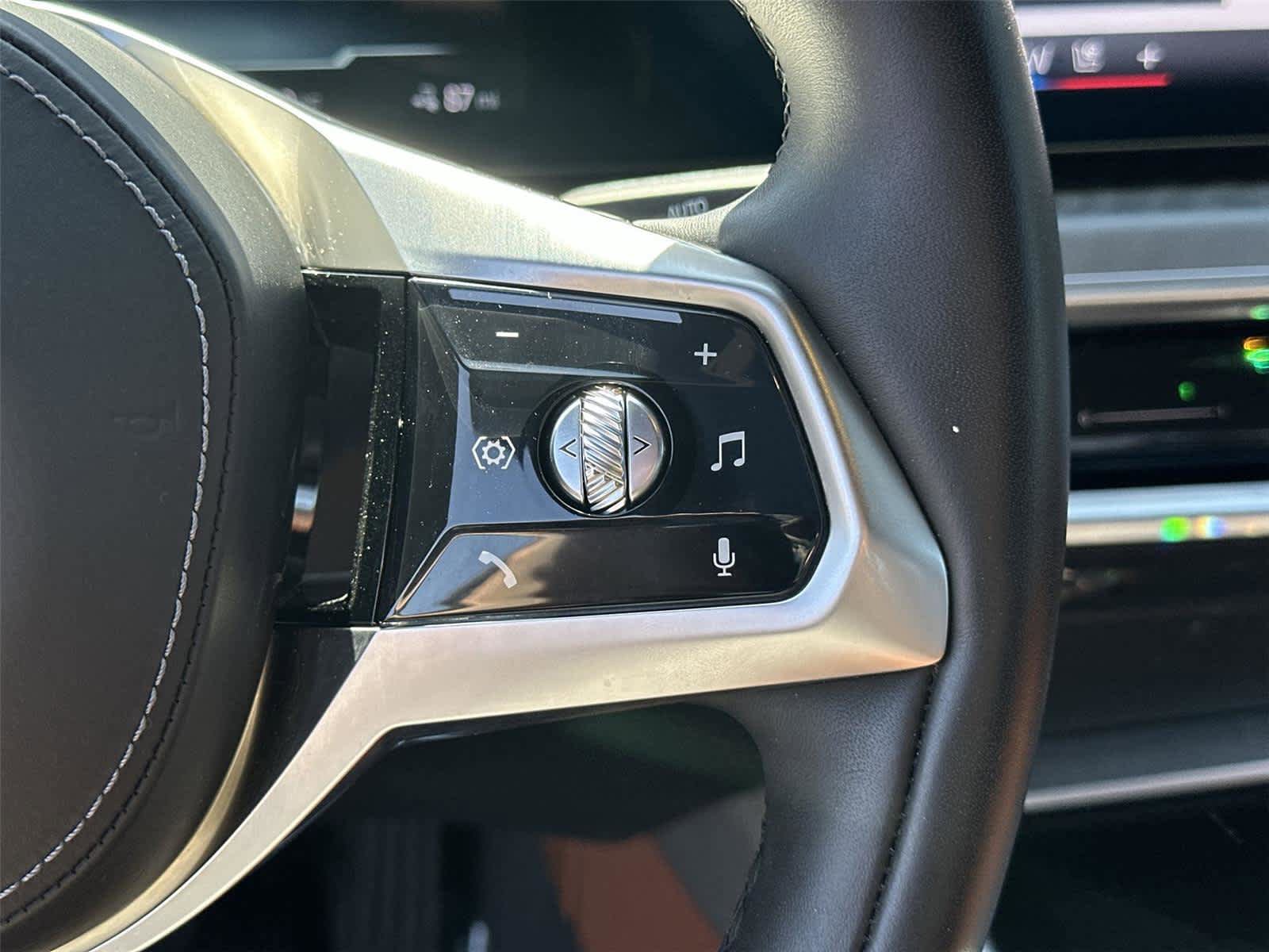 Used 2025 BMW i7 eDrive50 w/ Premium Package RWD image 34