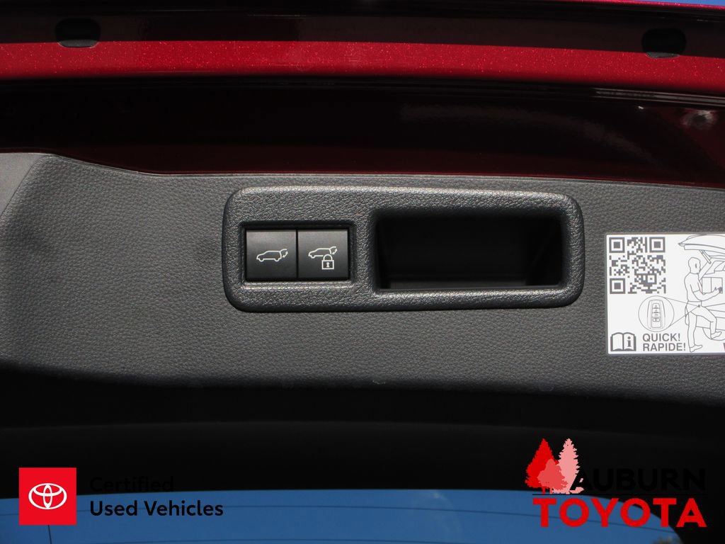 Certified 2024 Toyota Venza LE image 8