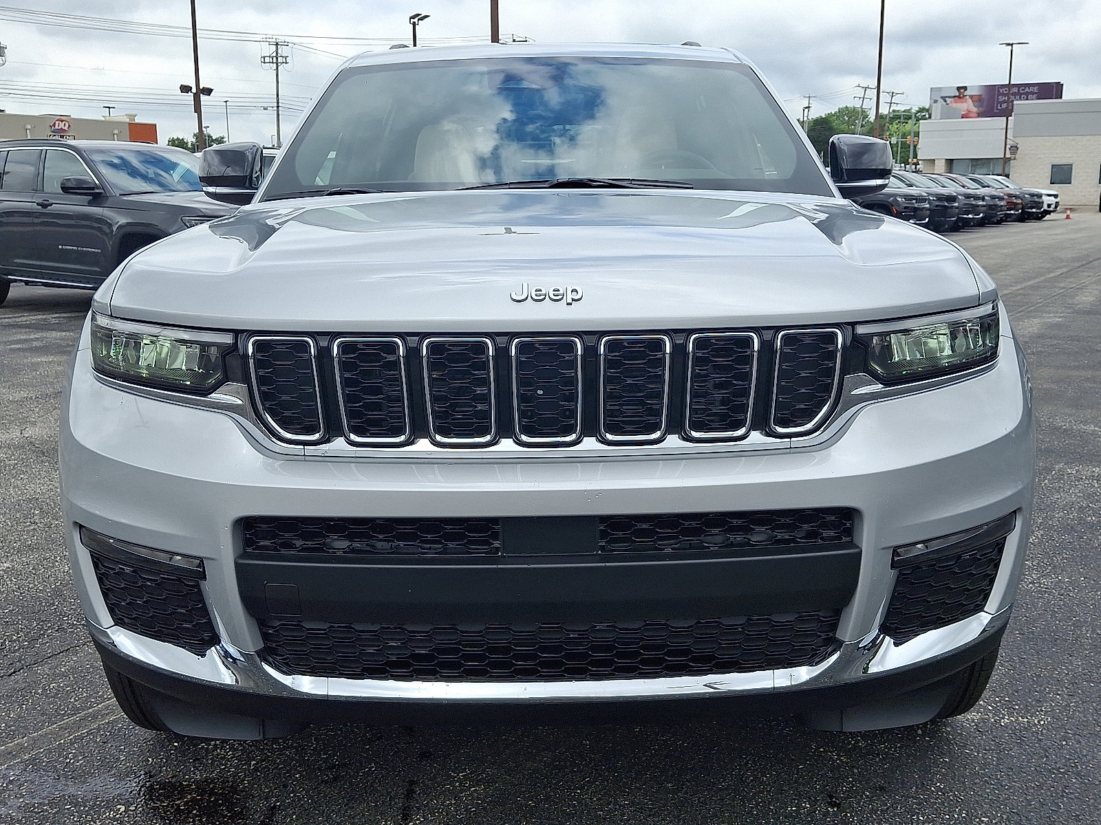 Used 2025 Jeep Grand Cherokee L Limited w/ Trailer Tow Package image 3