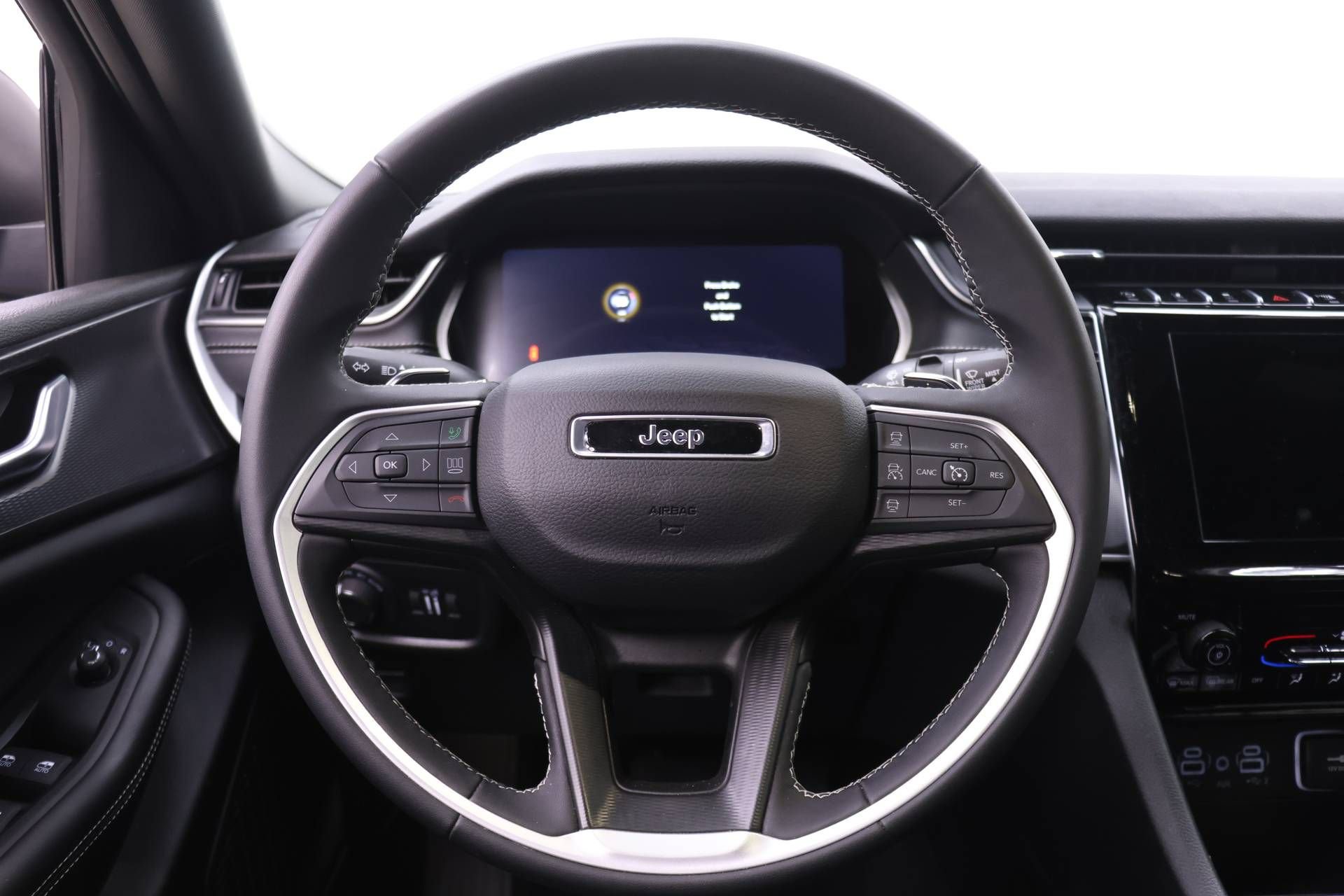 Used 2024 Jeep Grand Cherokee L Laredo w/ Trailer Tow Package image 12