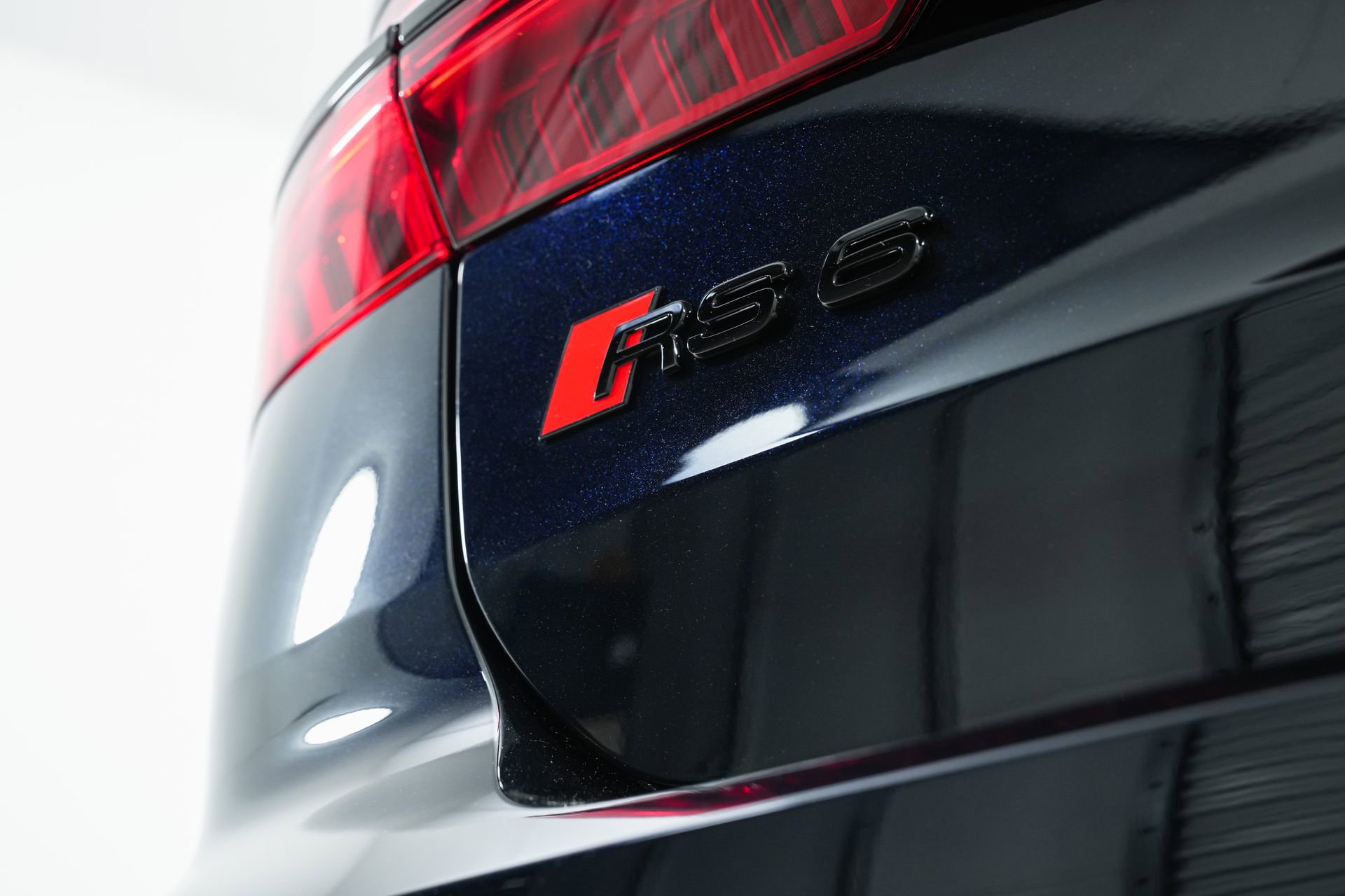 Used 2024 Audi RS 6 performance w/ Matte Carbon Package image 49