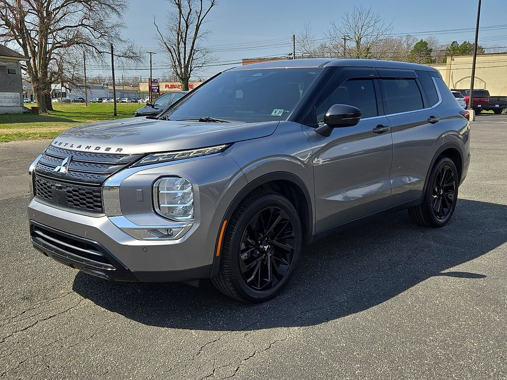 Used 2022 Mitsubishi Outlander SEL Black Edition image 3