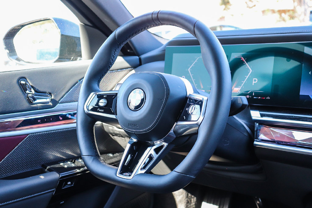 Certified 2026 BMW 740i RWD image 15
