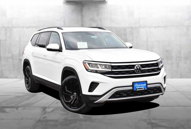 Certified 2023 Volkswagen Atlas SE w/ Black Wheel Package image 2