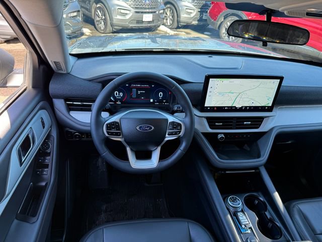 Used 2025 Ford Explorer Active w/ Active Comfort Package image 6