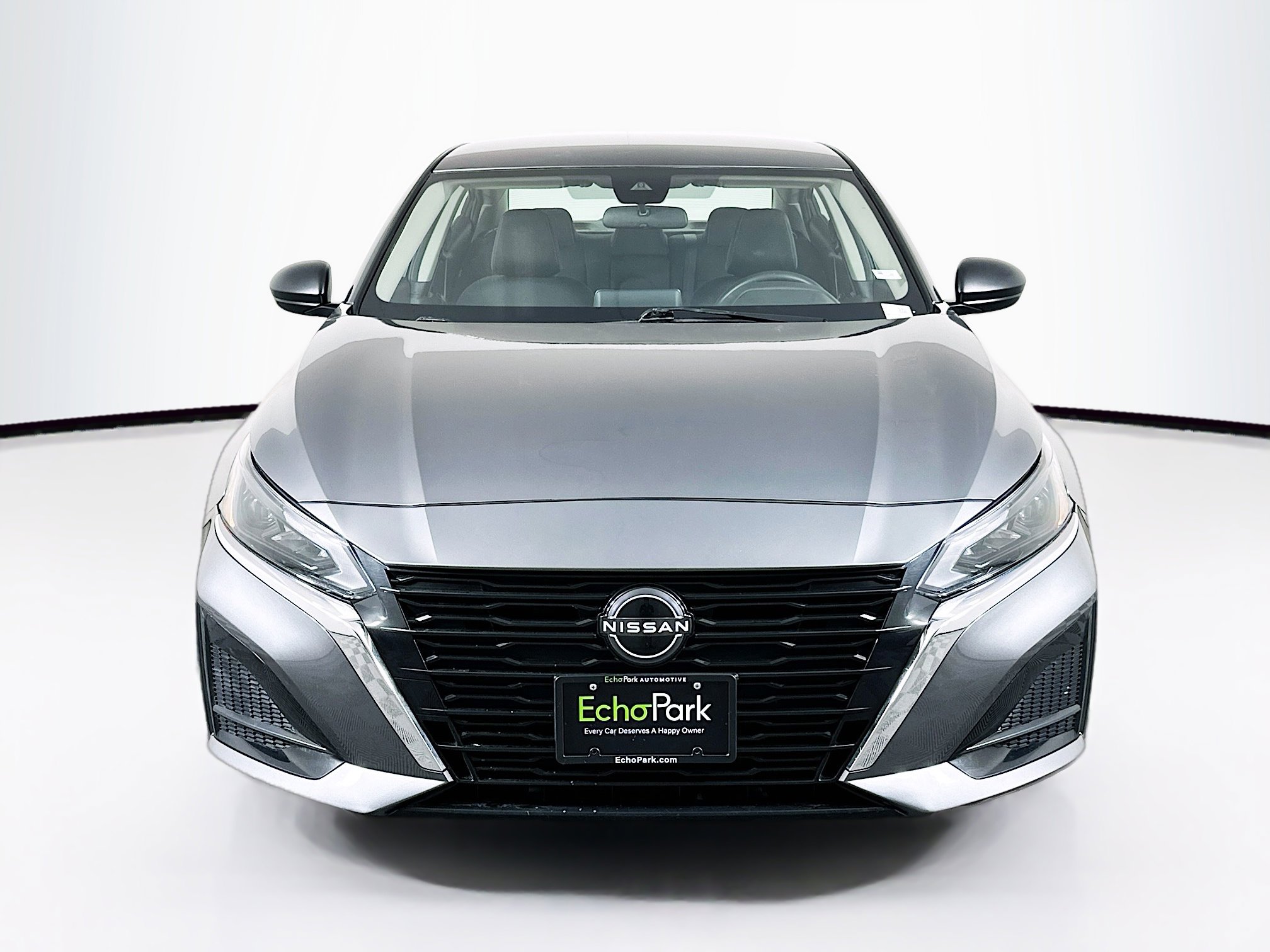 Used 2024 Nissan Altima 2.5 SV image 2