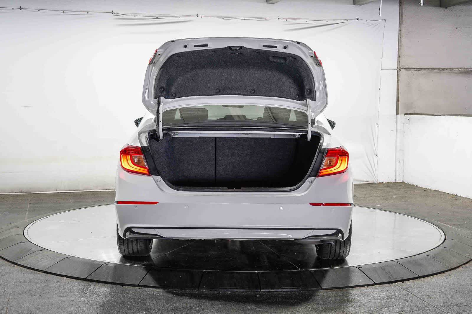 Used 2021 Honda Accord Touring image 27