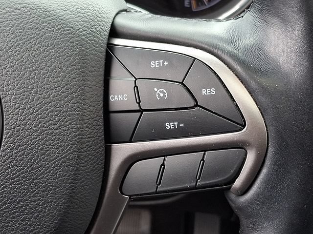 Certified 2021 Jeep Grand Cherokee Laredo X AWD/4WD image 23