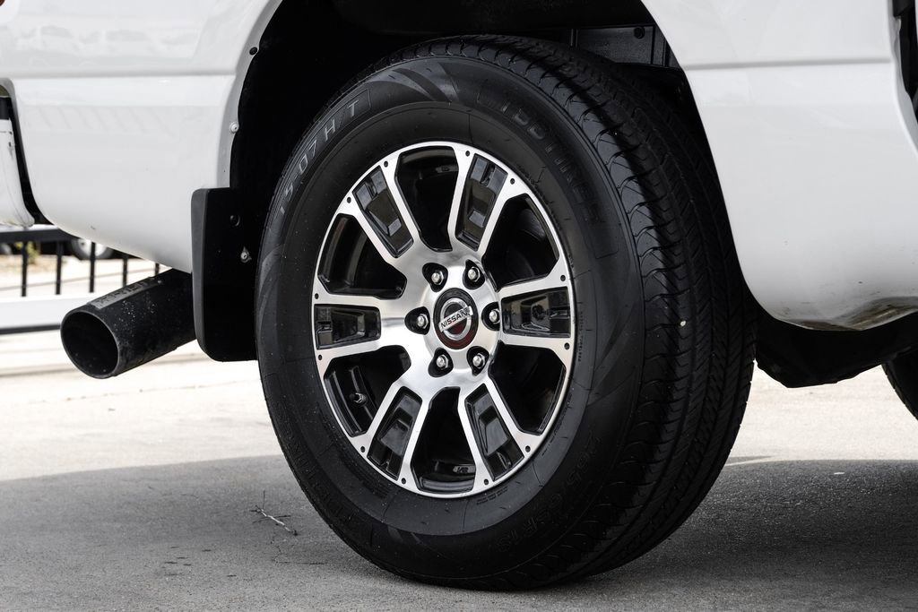 Used 2021 Nissan Titan SV image 54