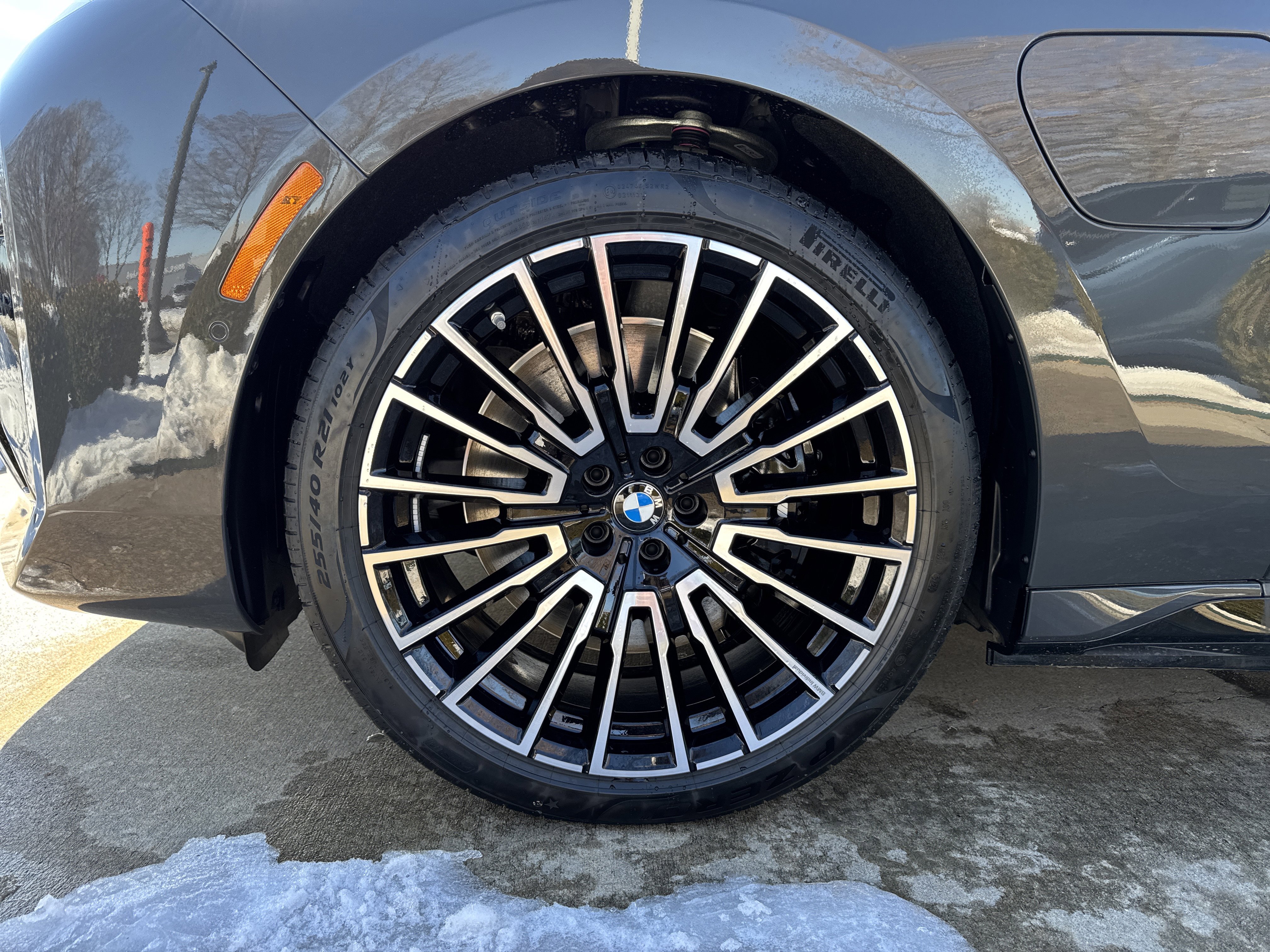 New 2026 BMW 750e xDrive w/ Luxury Rear Seating Package AWD/4WD image 26