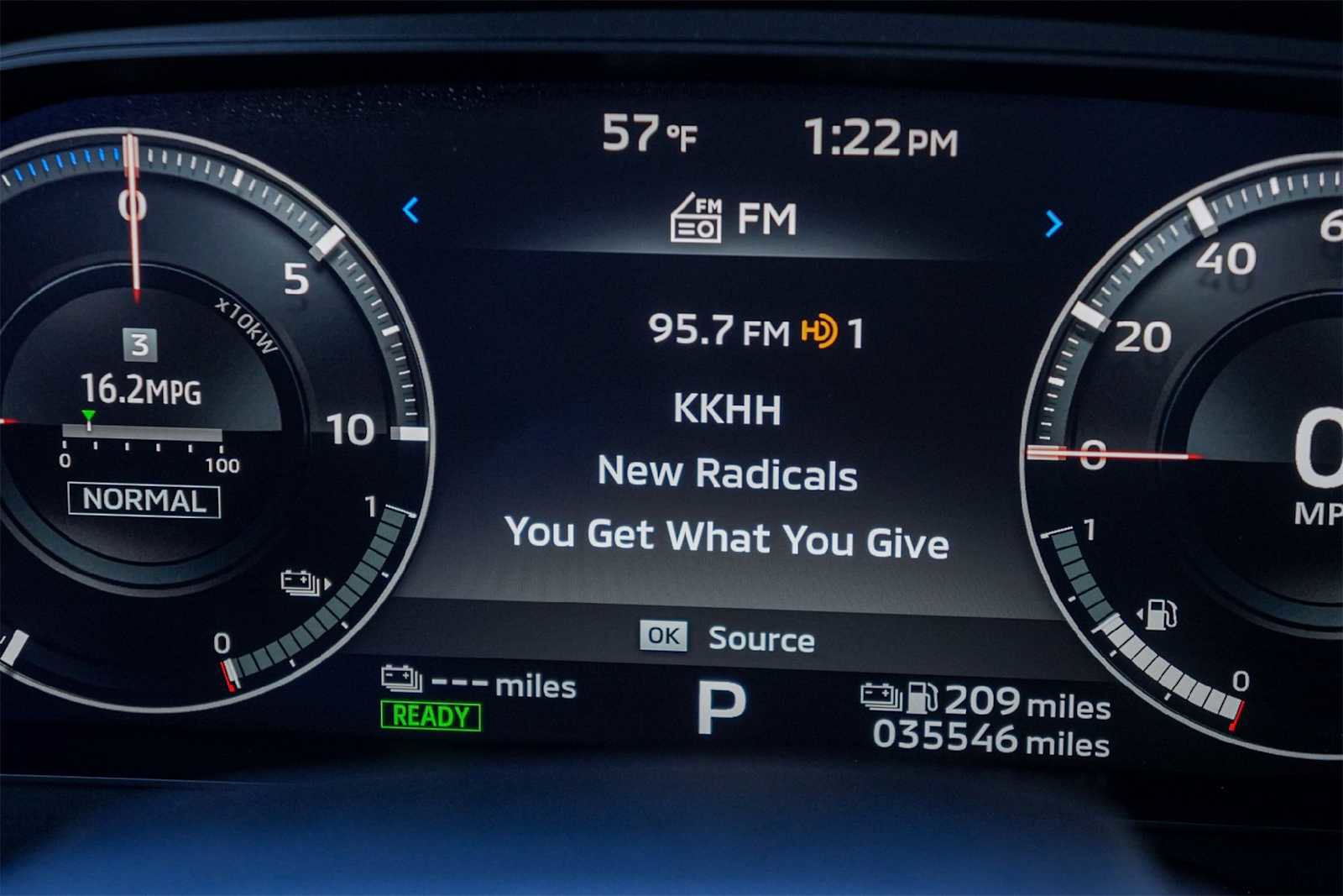 Used 2024 Mitsubishi Outlander SE image 18