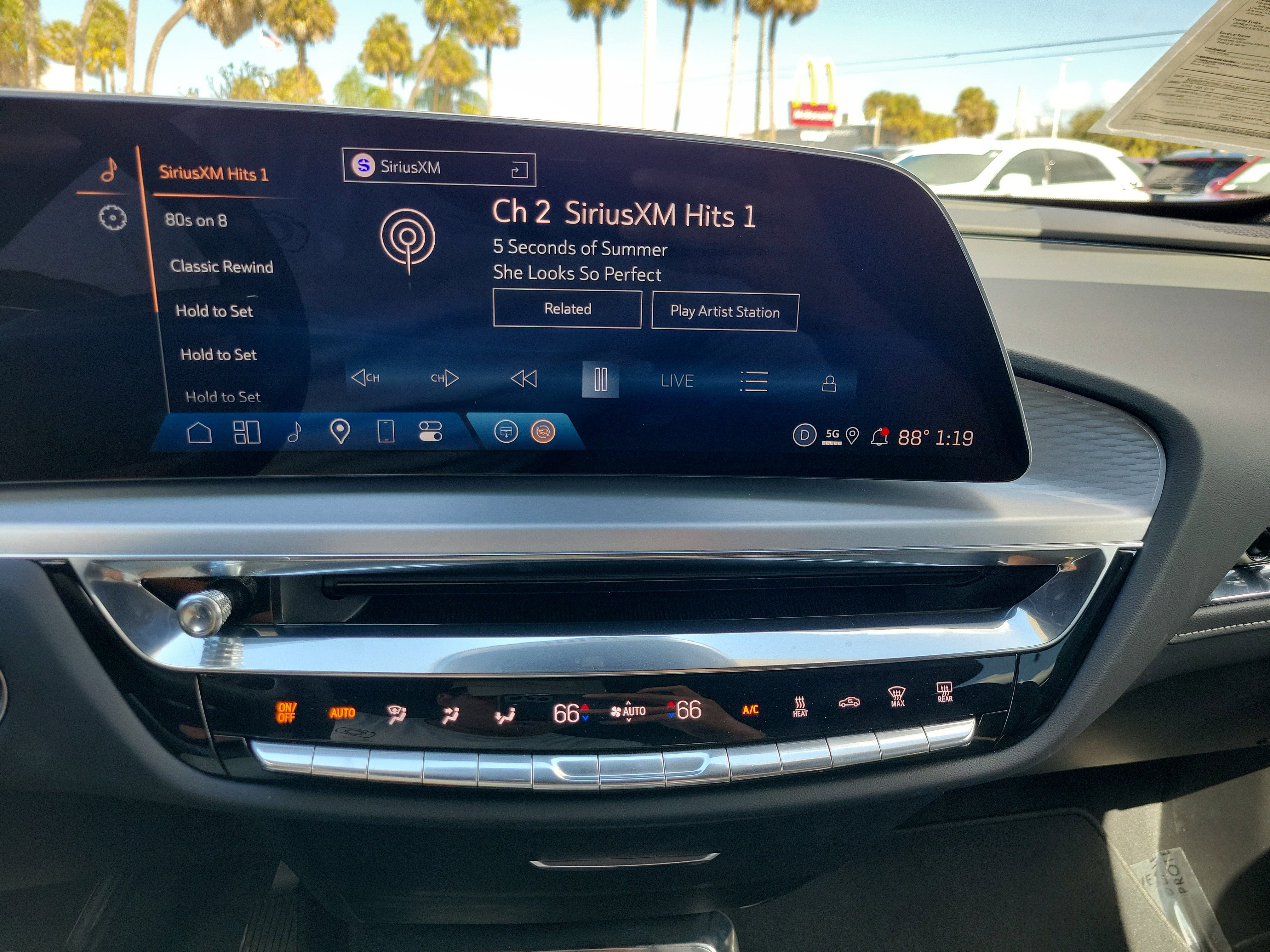 Certified 2025 Cadillac Lyriq Luxury image 25