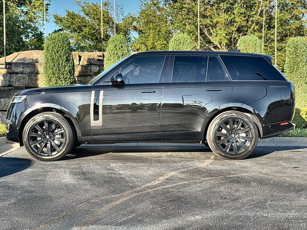 New 2027 Land Rover Range Rover SE AWD/4WD image 2