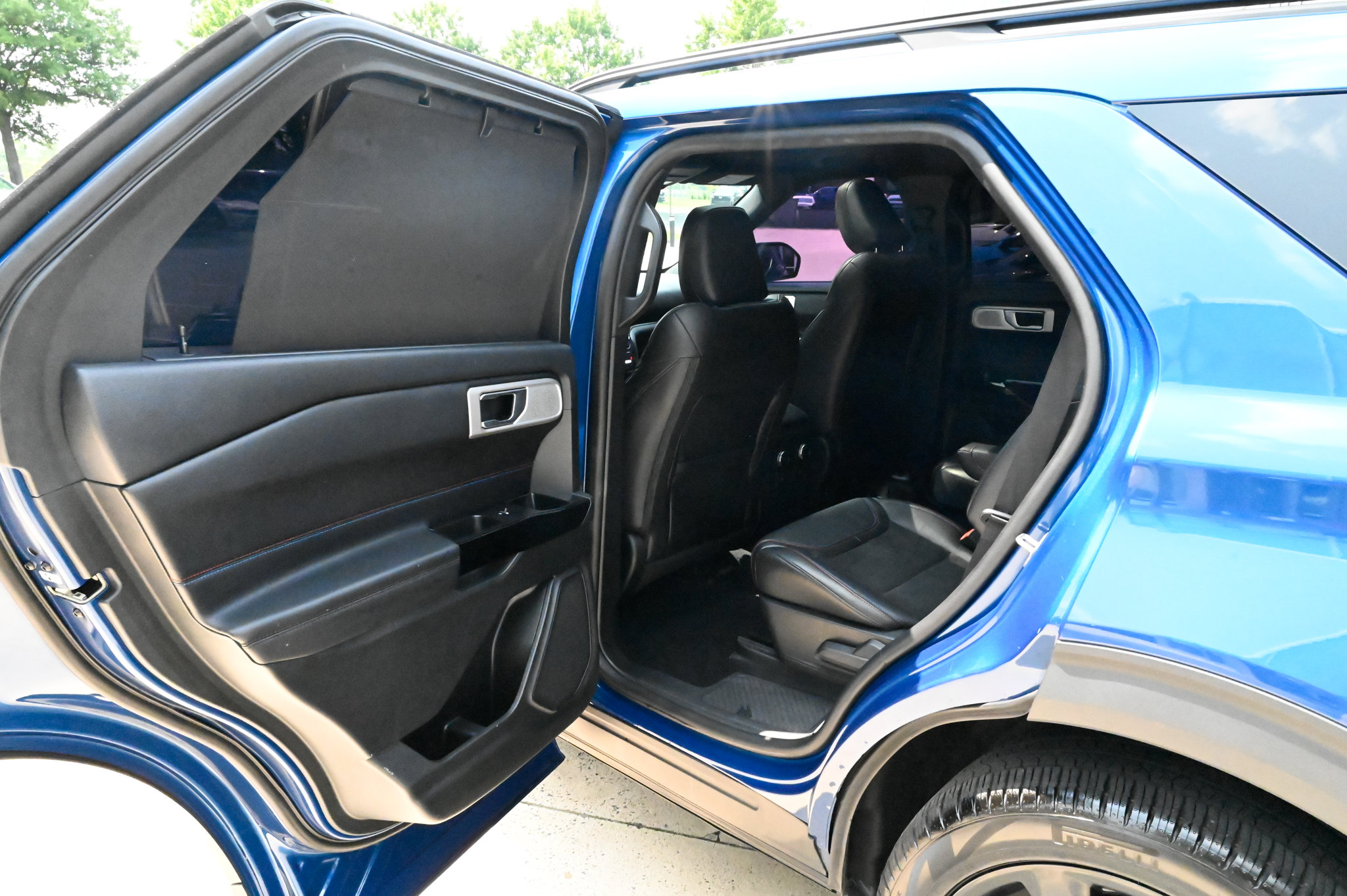 Used 2023 Ford Explorer ST w/ Equipment Group 401A AWD/4WD image 36