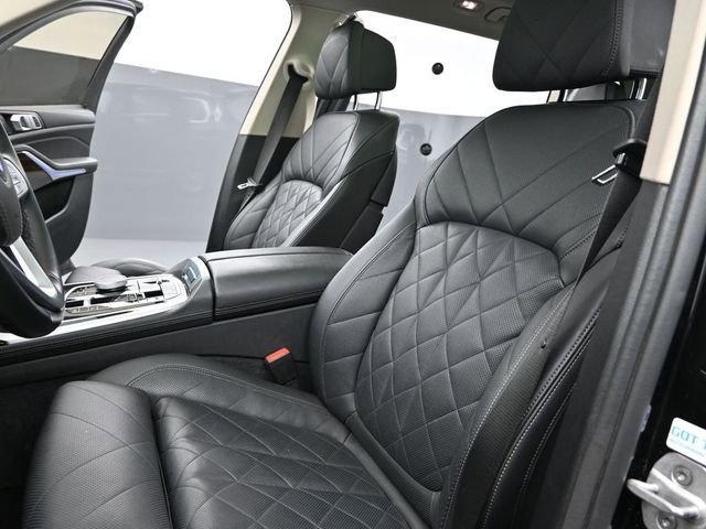 Used 2024 BMW X7 xDrive40i image 17
