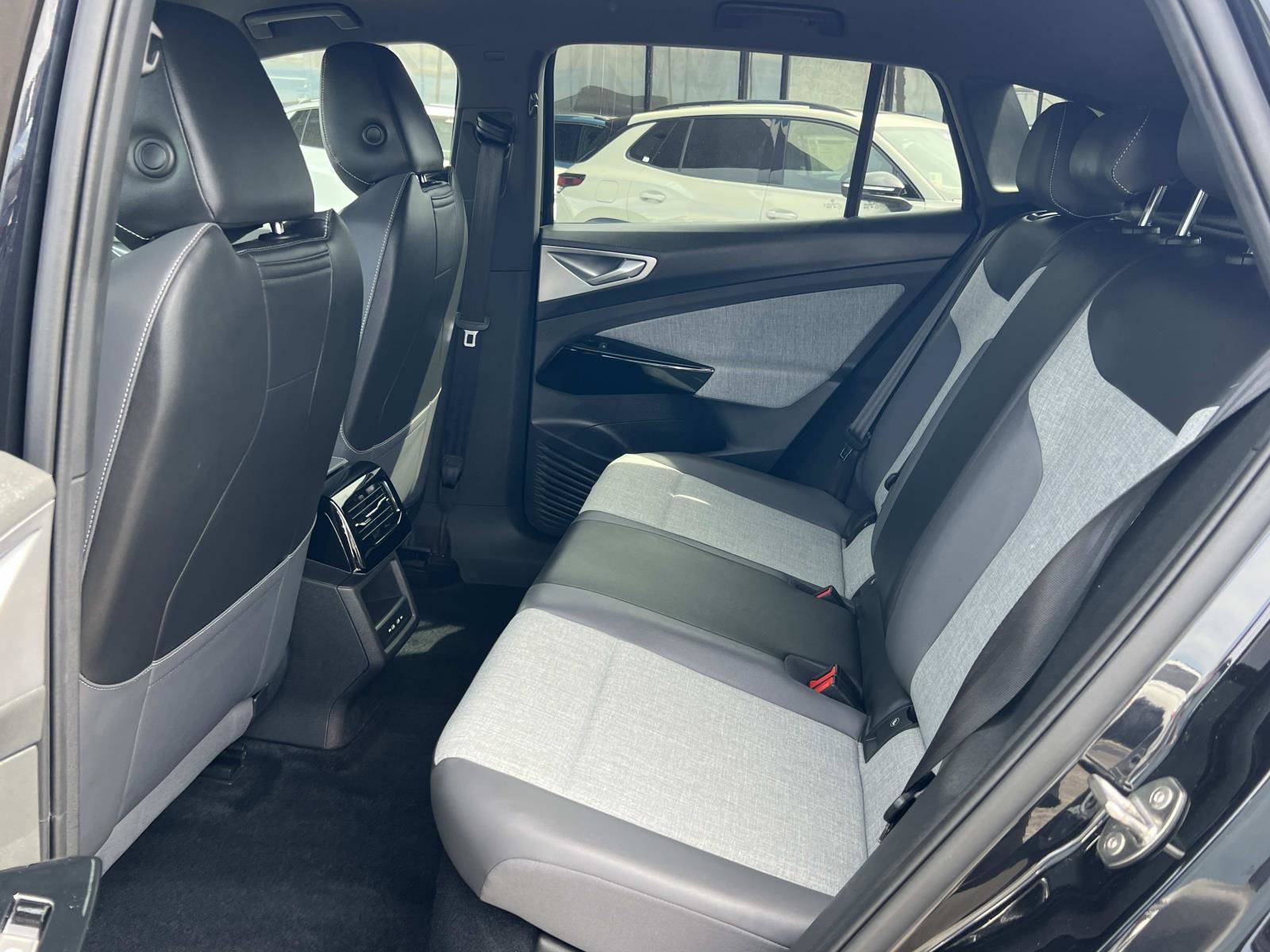 Used 2023 Volkswagen ID.4 Pro image 23