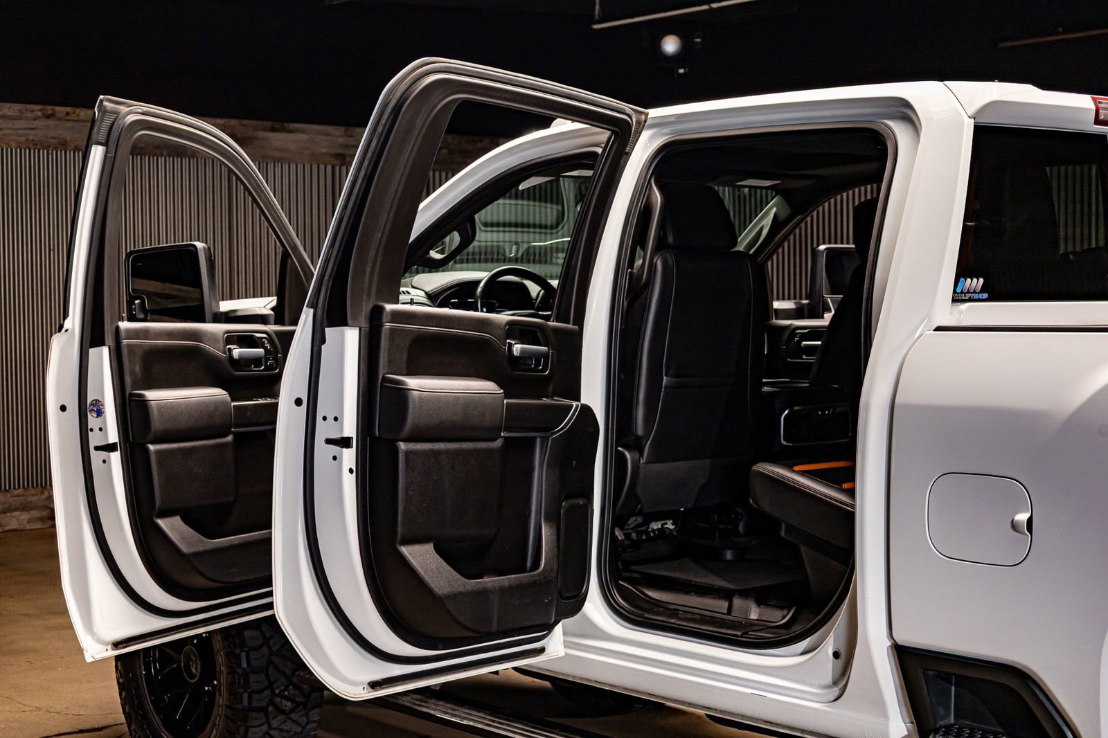 Used 2021 GMC Sierra 2500 AT4 w/ AT4 Premium Plus Package image 29