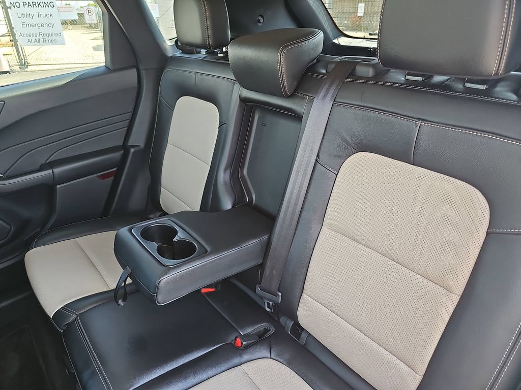 Used 2022 Ford Escape Titanium w/ Titanium Elite Package AWD/4WD image 14