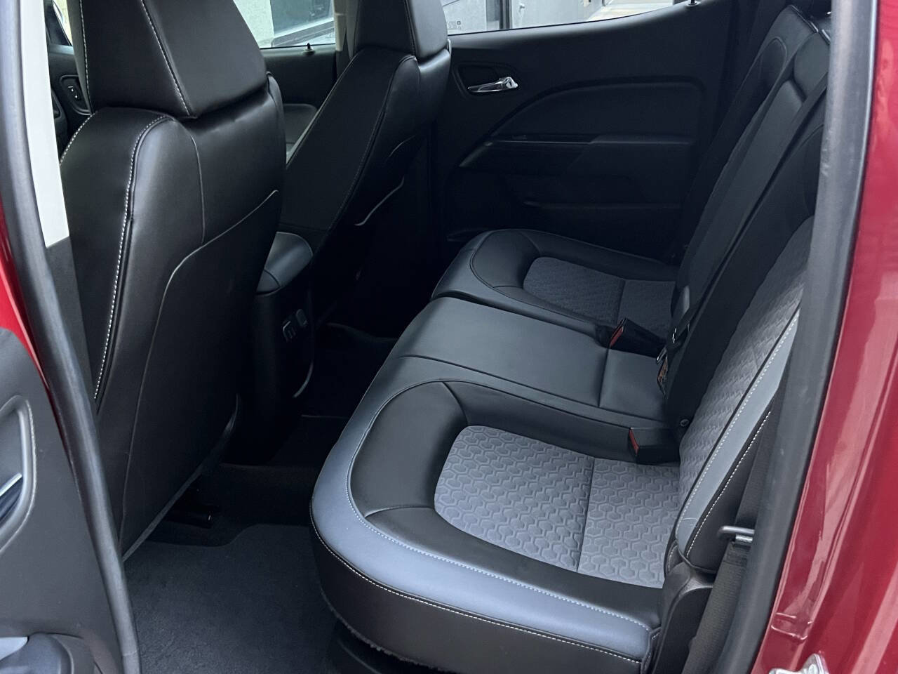 Used 2018 Chevrolet Colorado Z71 AWD/4WD image 19