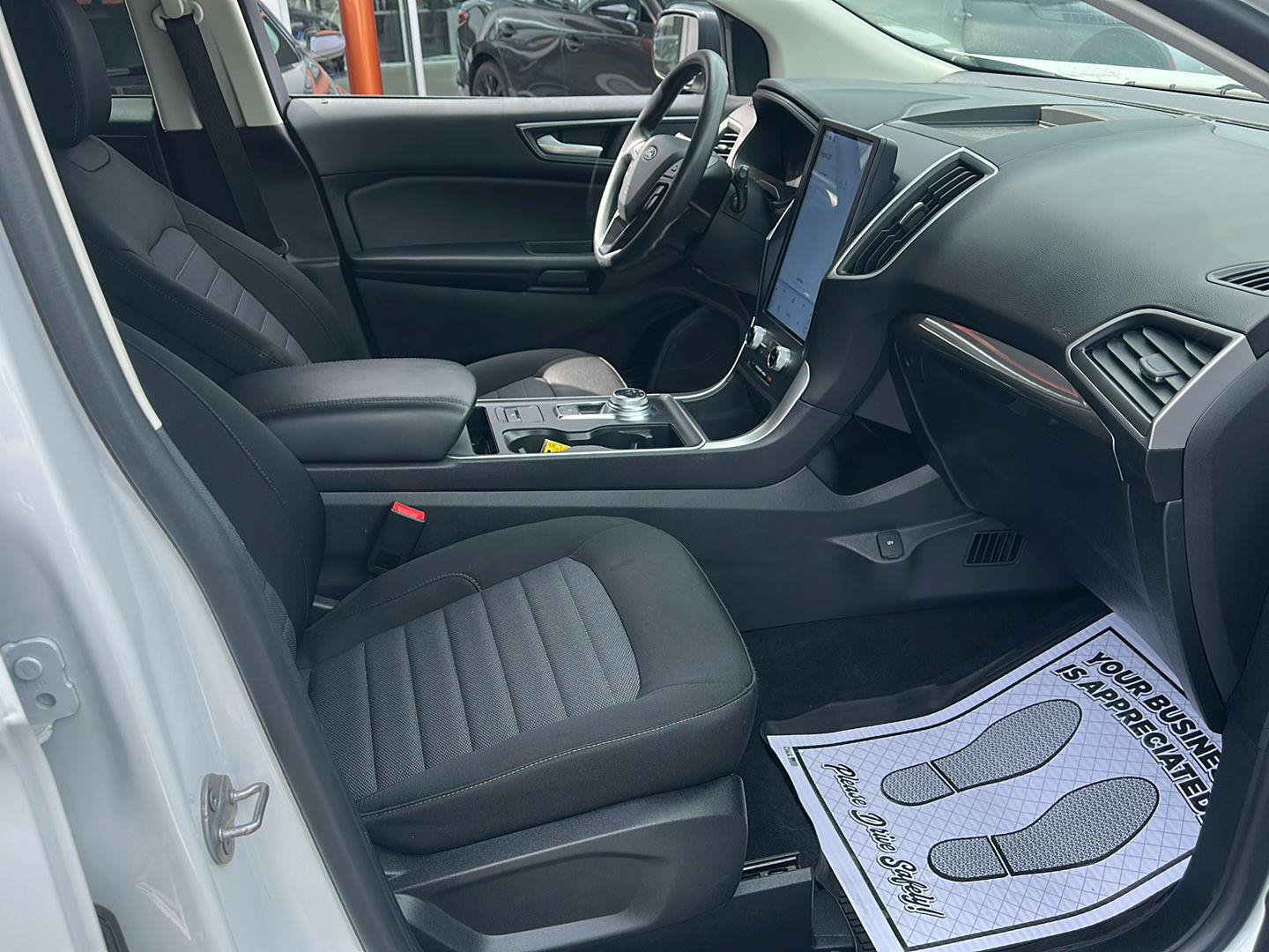 Used 2024 Ford Edge SE AWD/4WD image 8