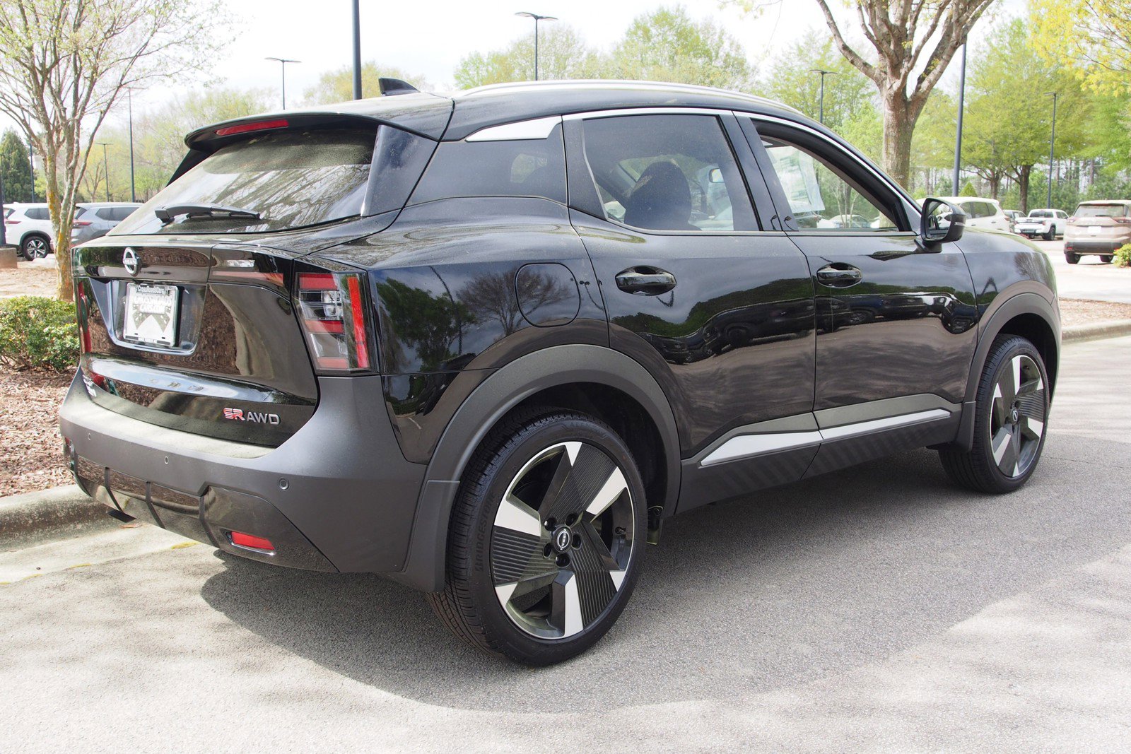 Used 2025 Nissan Kicks SR image 7