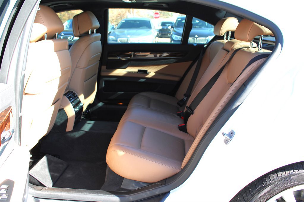 Used 2013 BMW 740Li image 18
