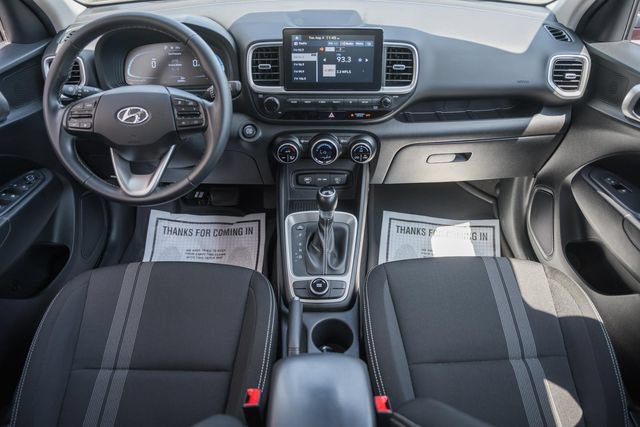 Used 2024 Hyundai Venue SEL FWD image 20