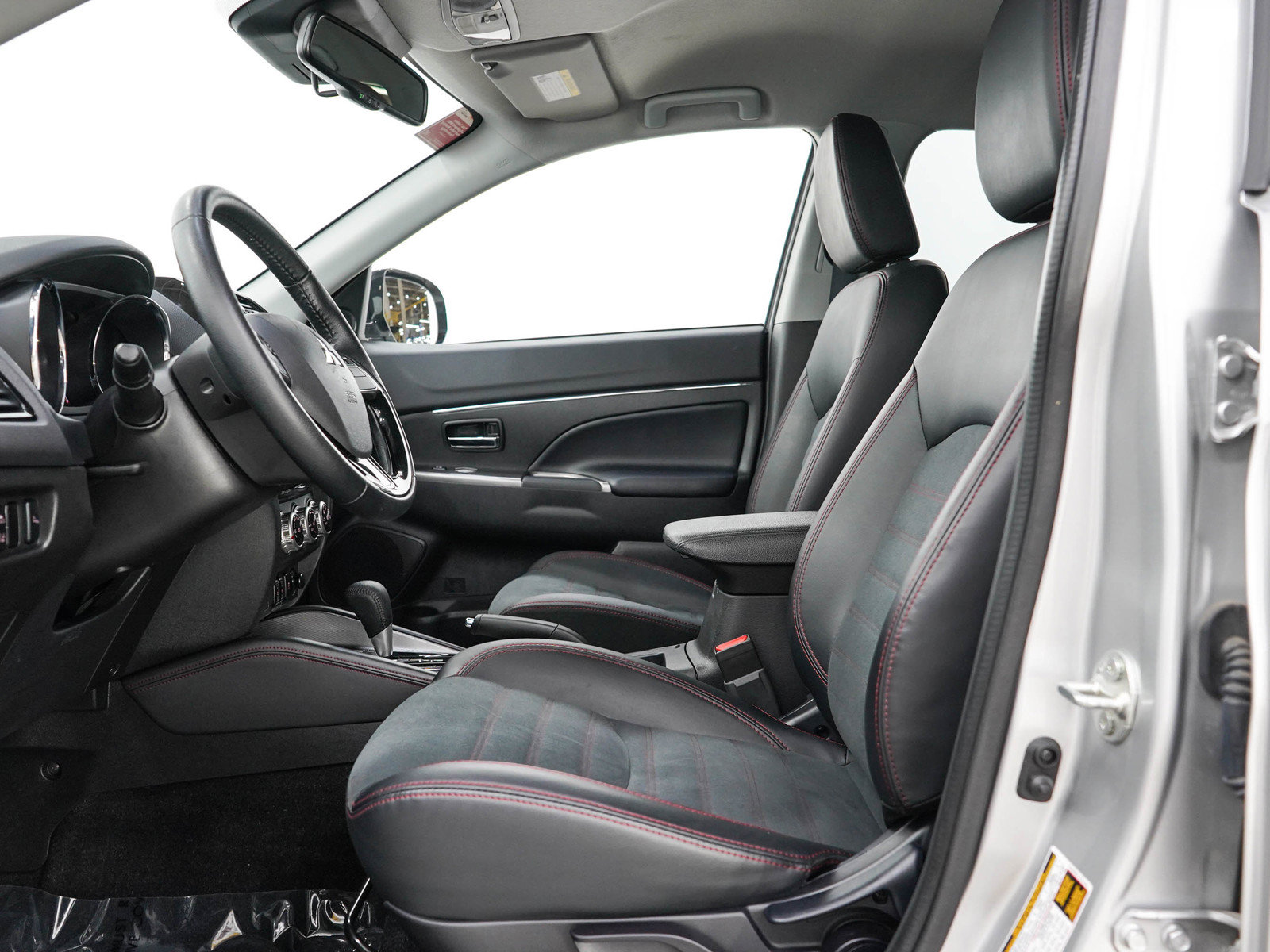 Used 2024 Mitsubishi Outlander Sport LE AWD/4WD image 22