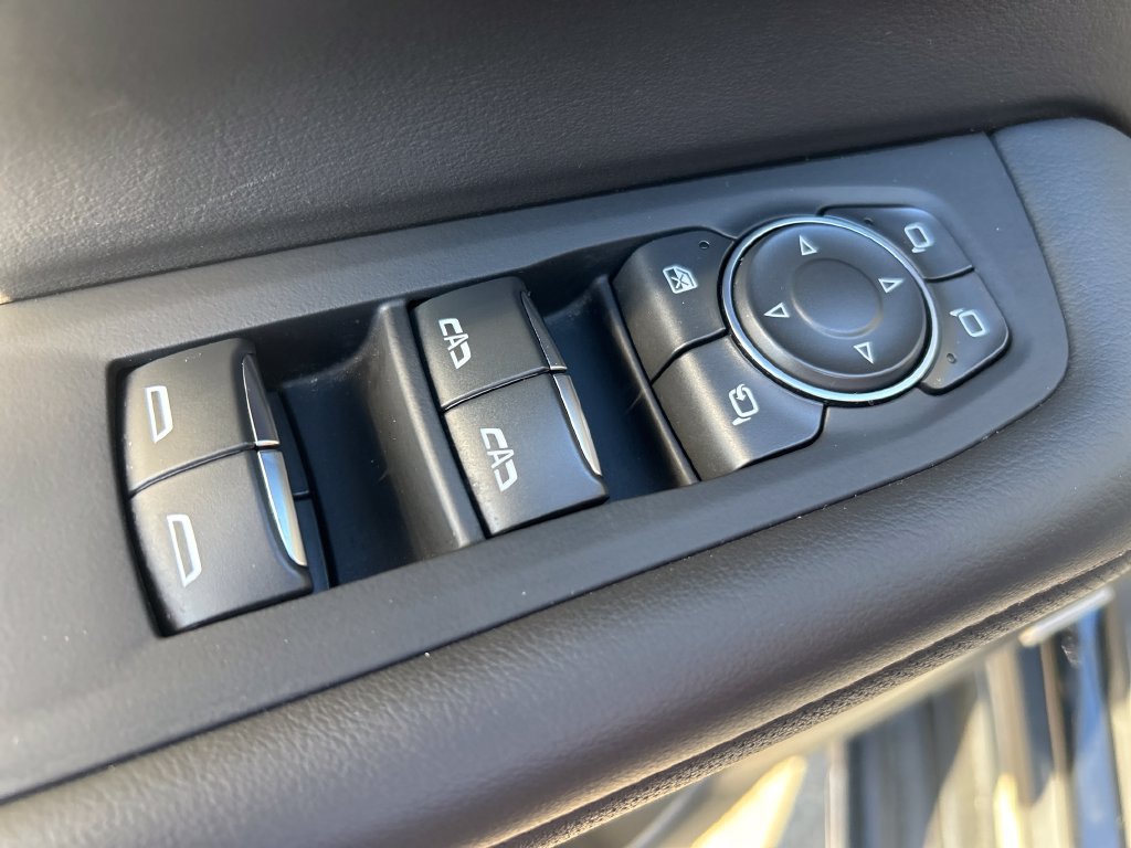 Used 2025 Chevrolet Suburban High Country AWD/4WD image 22