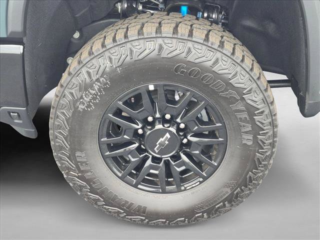 New 2026 Chevrolet Silverado 2500 ZR2 w/ LPO, Dark Essentials Package AWD/4WD image 9