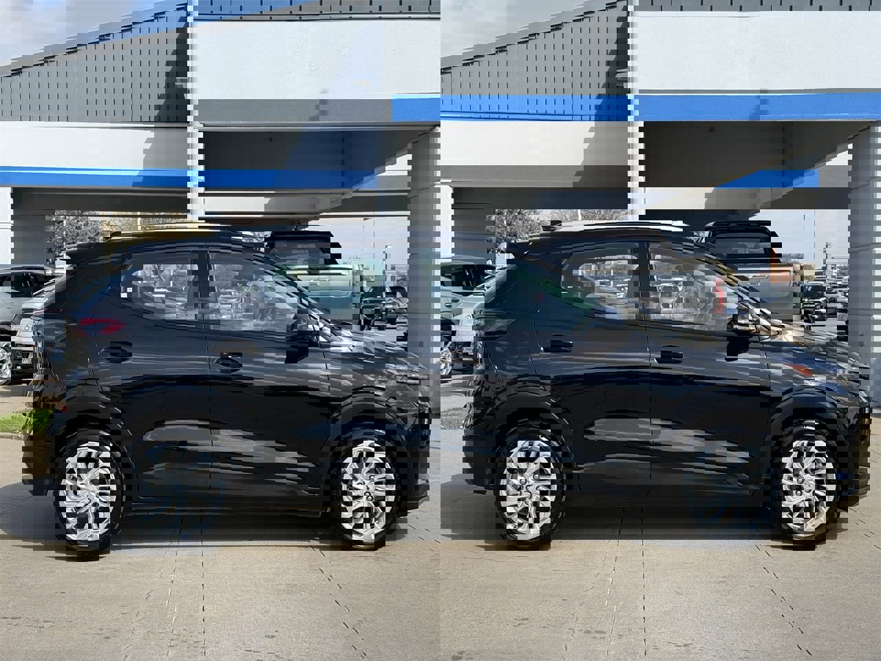 Certified 2023 Chevrolet Bolt EUV LT w/ Comfort Package image 3