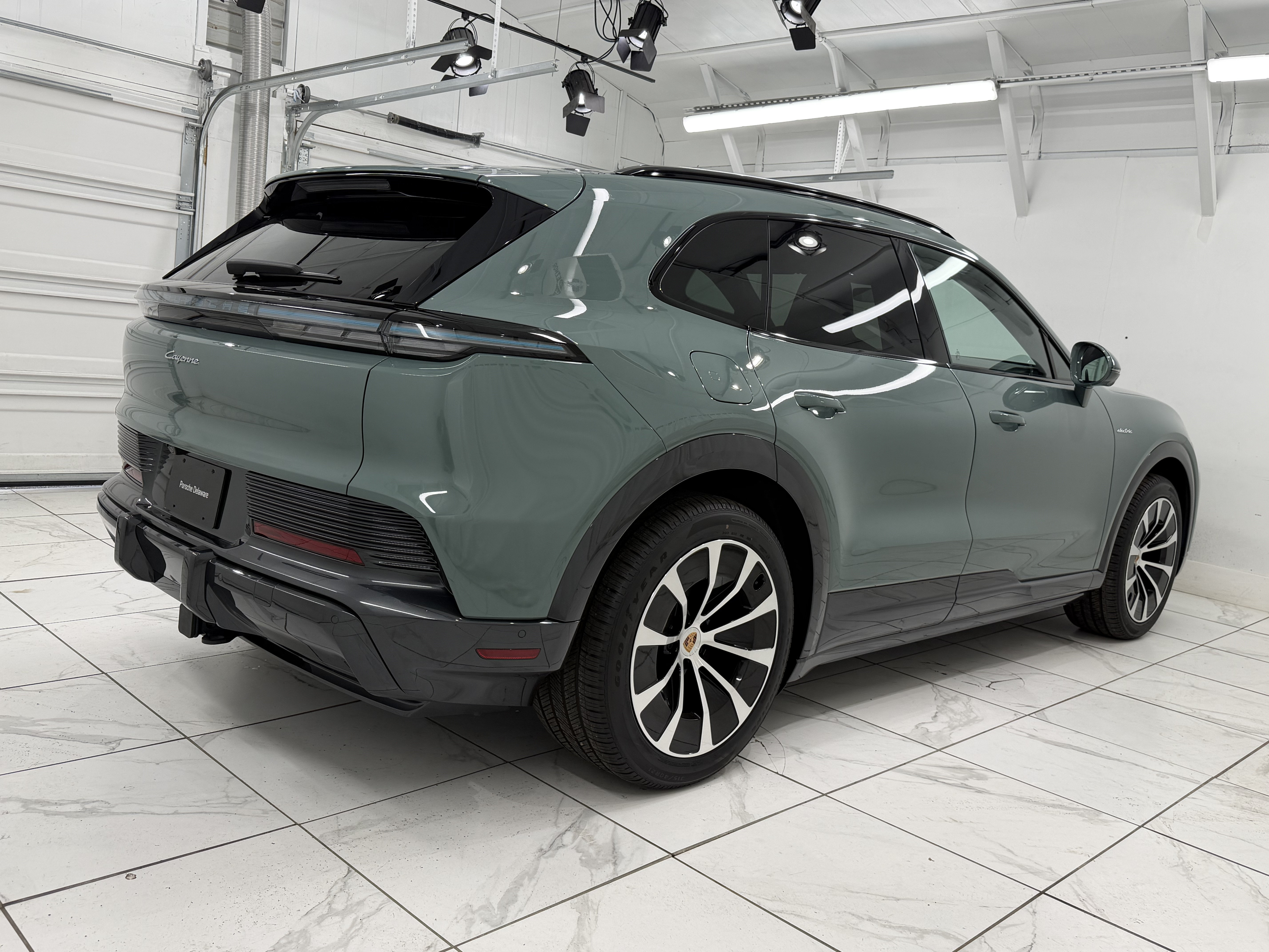 New 2026 Porsche Cayenne Electric AWD/4WD image 11